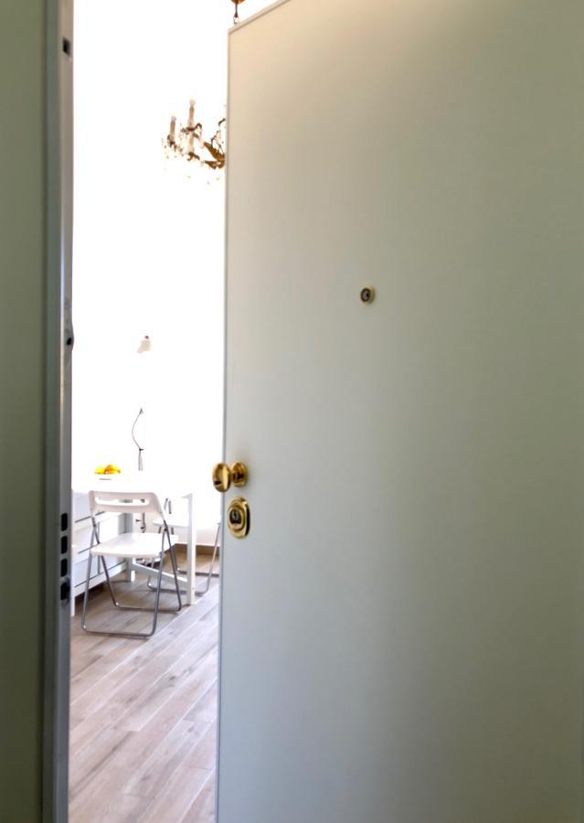 Termini Station Little House Apartment Rome Bagian luar foto