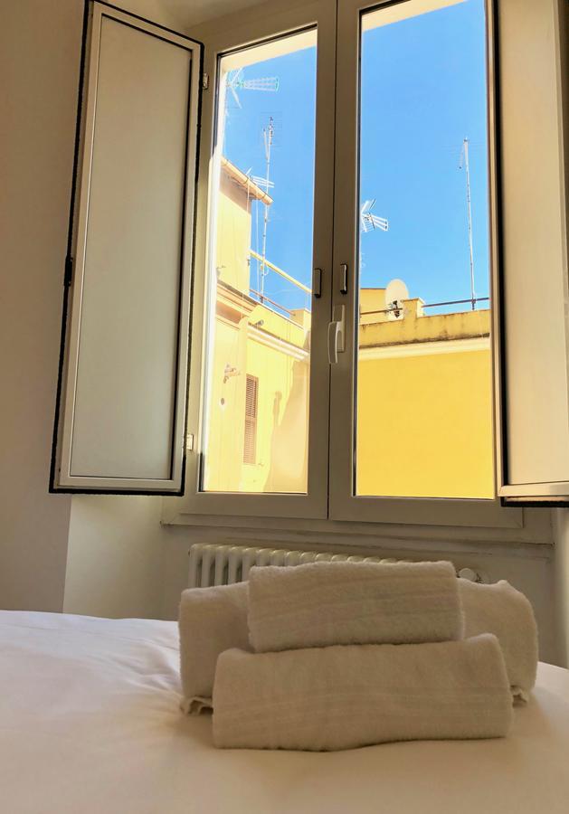 Termini Station Little House Apartment Rome Bagian luar foto