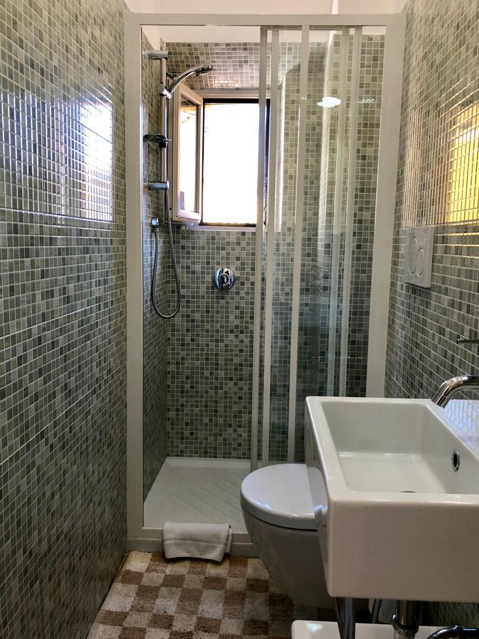 Termini Station Little House Apartment Rome Bagian luar foto