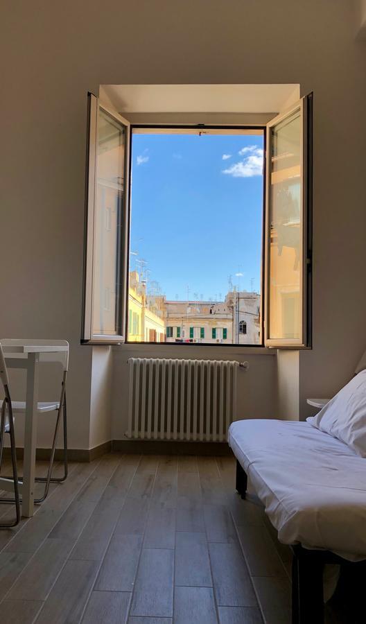 Termini Station Little House Apartment Rome Bagian luar foto