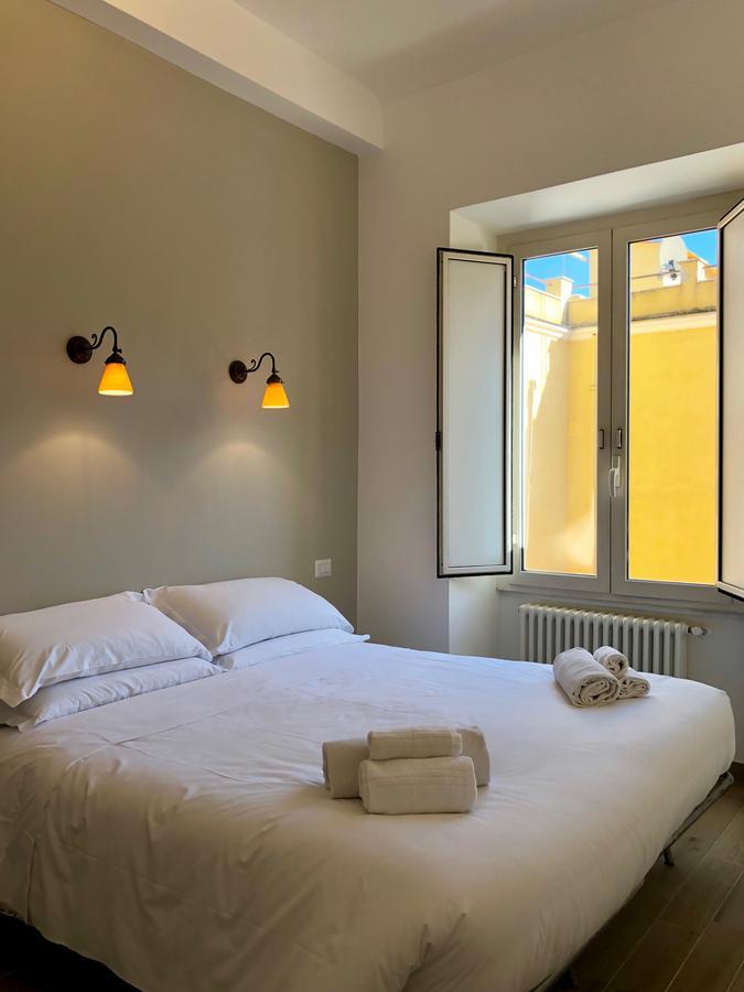 Termini Station Little House Apartment Rome Bagian luar foto