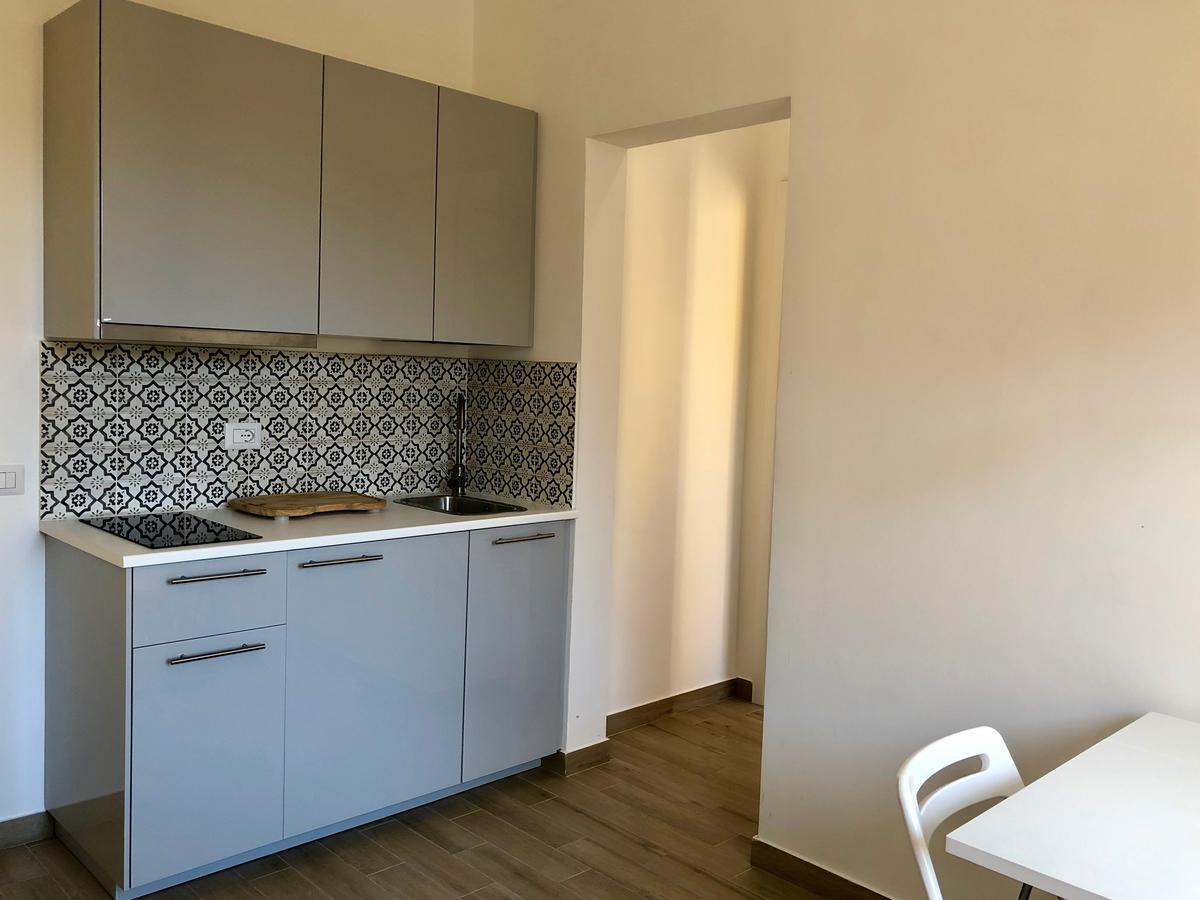 Termini Station Little House Apartment Rome Bagian luar foto